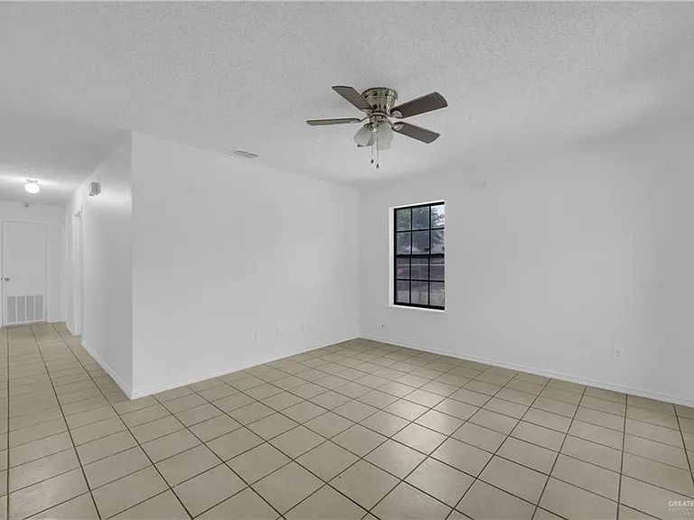4125 Goldenrod Ave — Photo 2