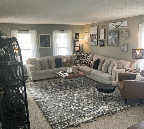 3rd image of 142 Celeste Ln
