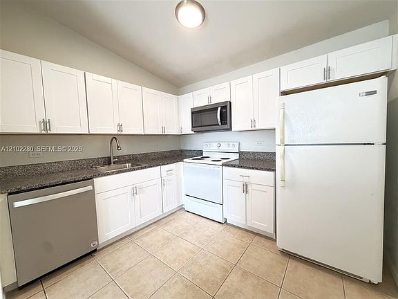 3rd image of 3690 N 56th Ave APT 941