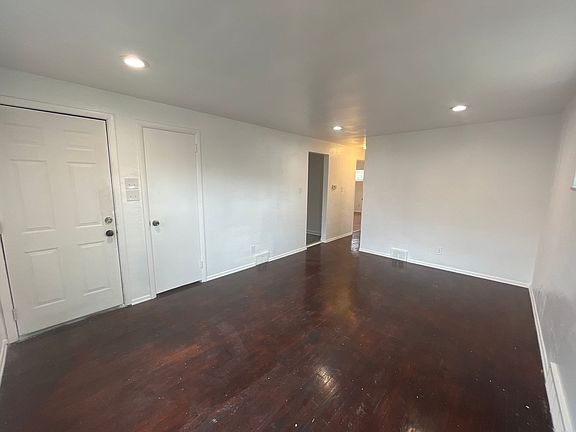 5th image of 109 Pauline Pl #1