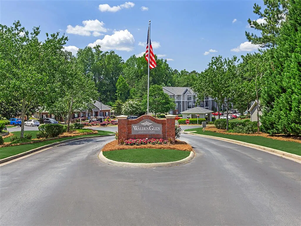 Walden Glen Apartments — Photo 1