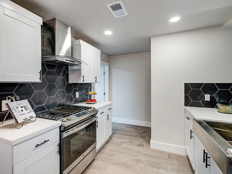 5001 Cottonwood Cir #B — Photo 13
