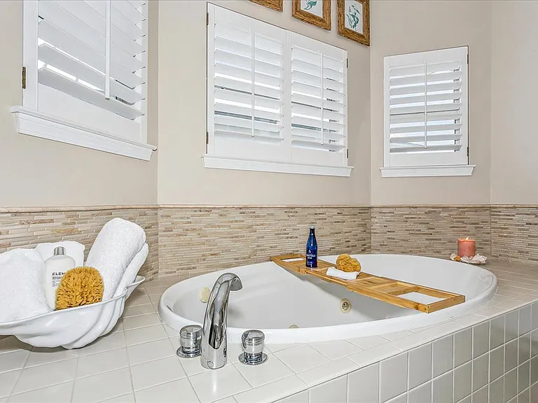 1070 Fort Pickens Rd — Photo 30