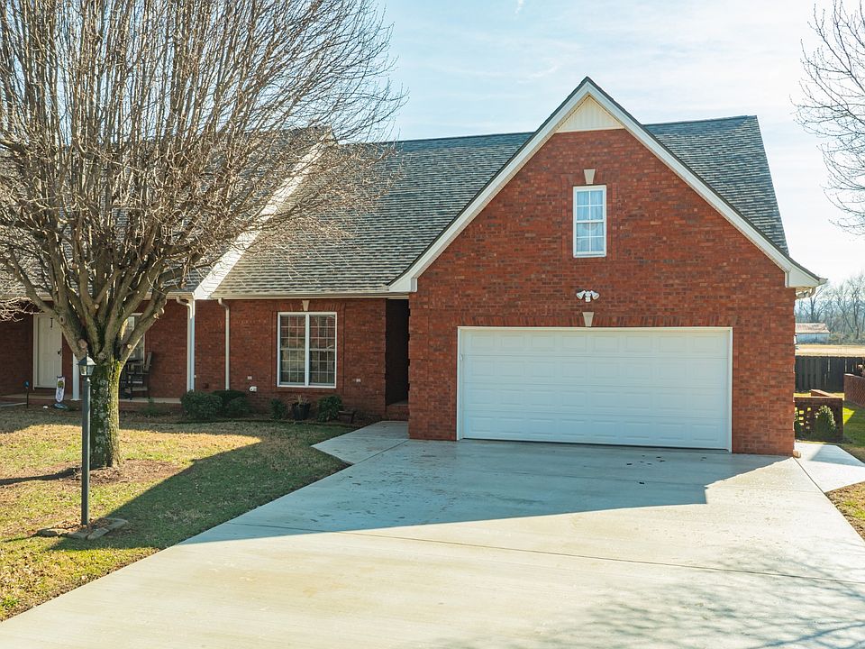 1st image of 114 Chase Cir