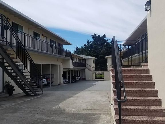 5th image of 1059 Grand Ave