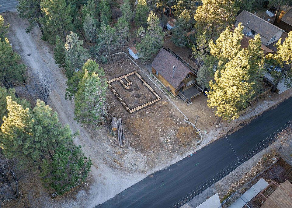 1st image of 190 Cedar Ln