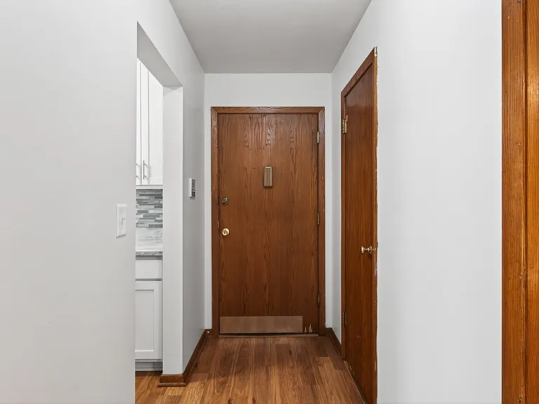 Lynn Plaza Apartments — Photo 21