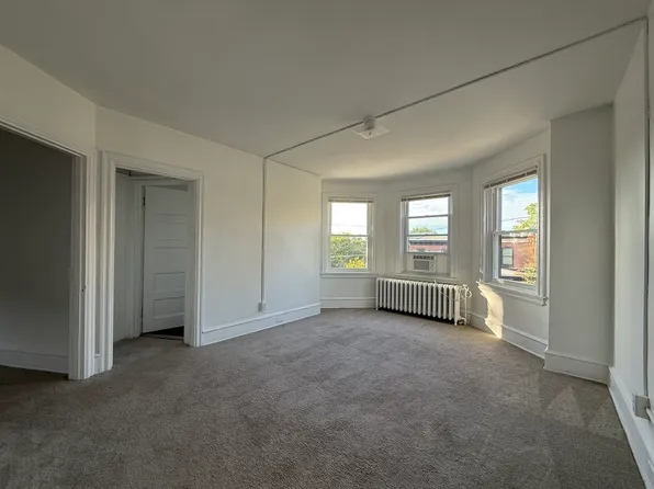 1201 W 8th St APT 3, Wilmington, DE 19806