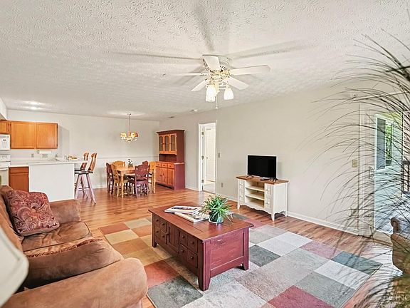 2nd image of 12150 Regency Run Ct APT 6