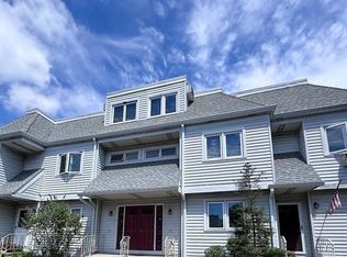 678 Savin Ave APT 2D, West Haven, CT 06516