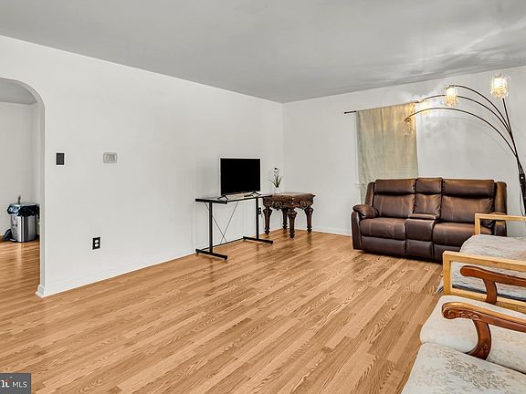 4th image of 6704 Lehigh Ave