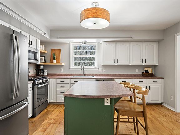 5th image of 817 Millvale Road