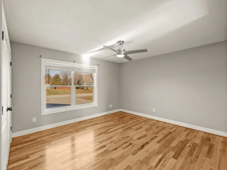 604 Canyon Dr — Photo 14