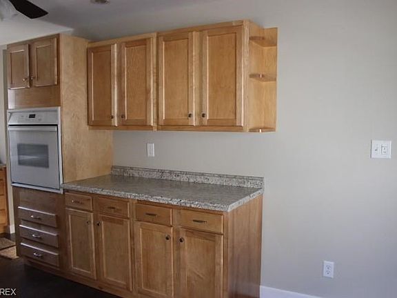 3rd image of 140 Woodland Ave