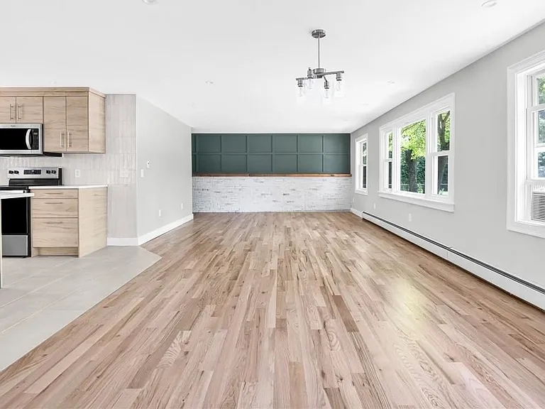 7 Jay Dr — Photo 12