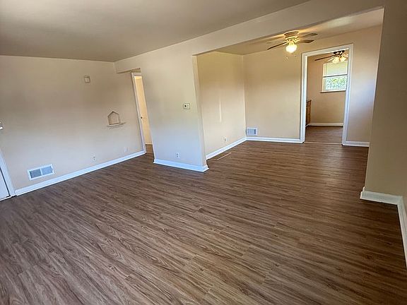4th image of 39 Glen Este Pl Floor 1