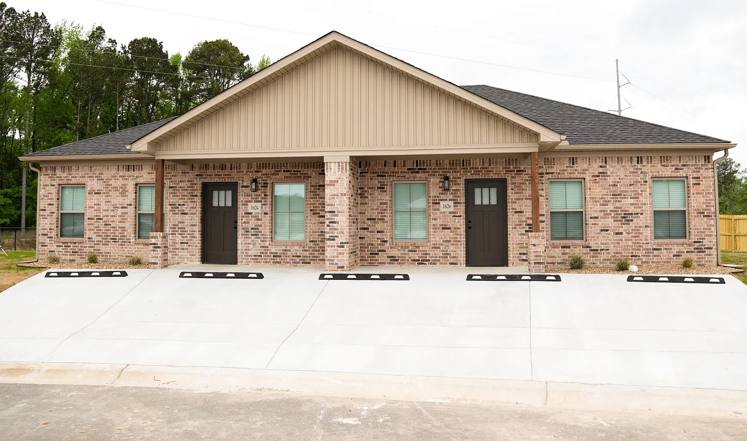1604 Crosswood Court - 1606 Crosswood Court — Photo 3