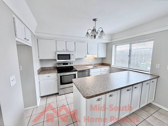 4th image of 1869 E Poplar Woods Cir