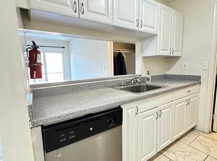 93 Colonial Ct, Absecon, NJ 08205