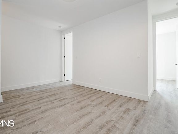 4th image of 3044 32nd St APT C4