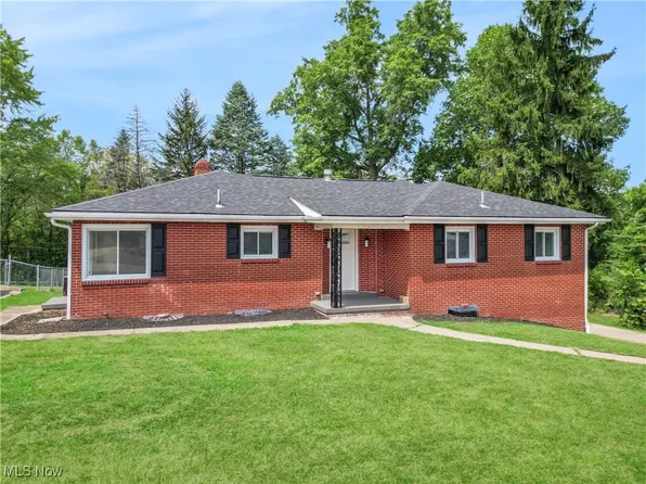 449 Westwood Dr, Steubenville, OH 43953