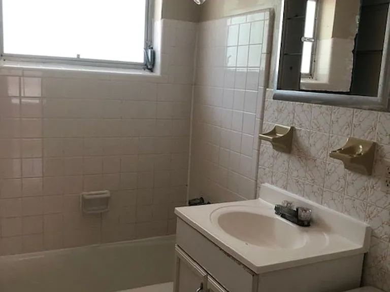 2331 Hadley St — Photo 3