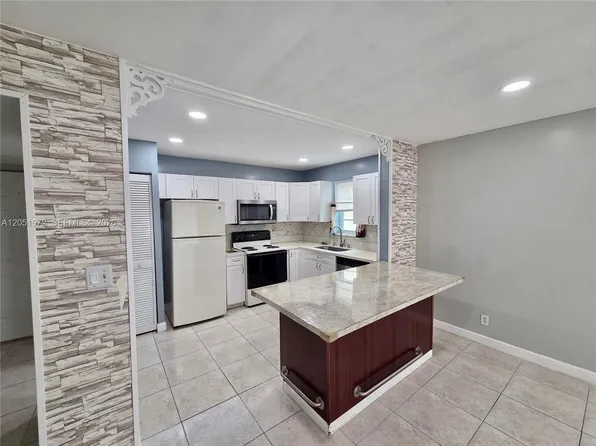 4159 NW 90th Ave APT 201, Pompano Beach, FL 33065