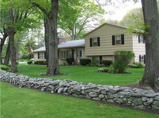 1165 Shore Rd, Cape Elizabeth, ME 04107