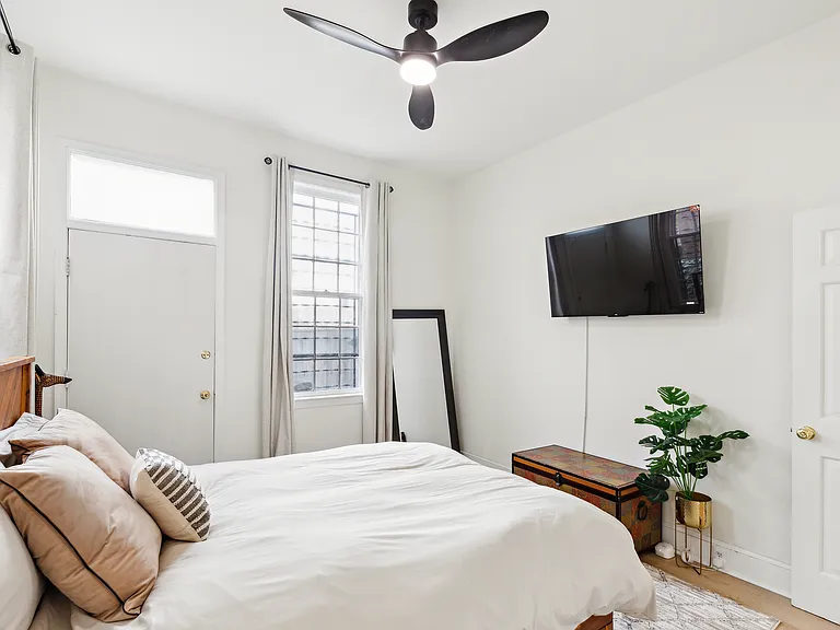 134 F St SE #2 — Photo 12