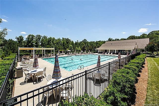 2nd image of 350 Miners Cove Way