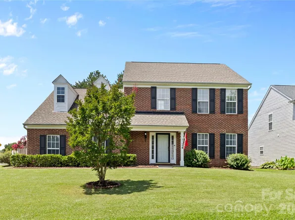 9746 Holly Park Dr, Charlotte, NC 28214