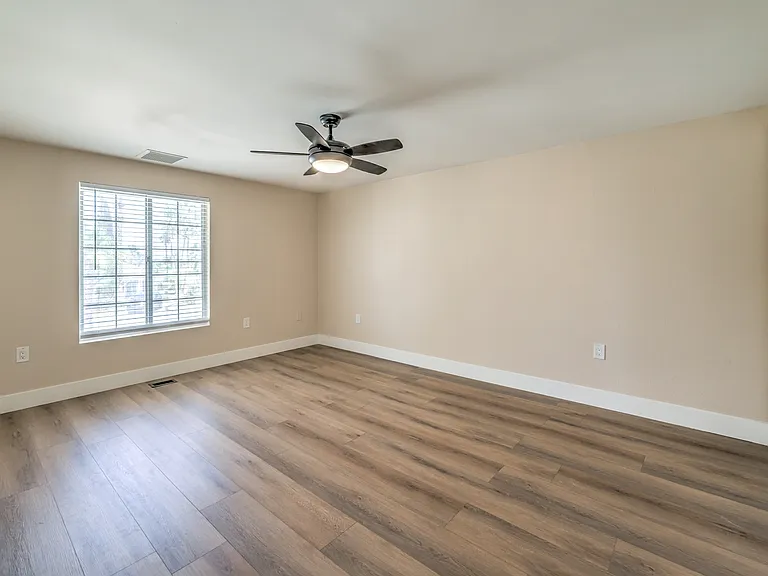 7477 Ullom Dr — Photo 18
