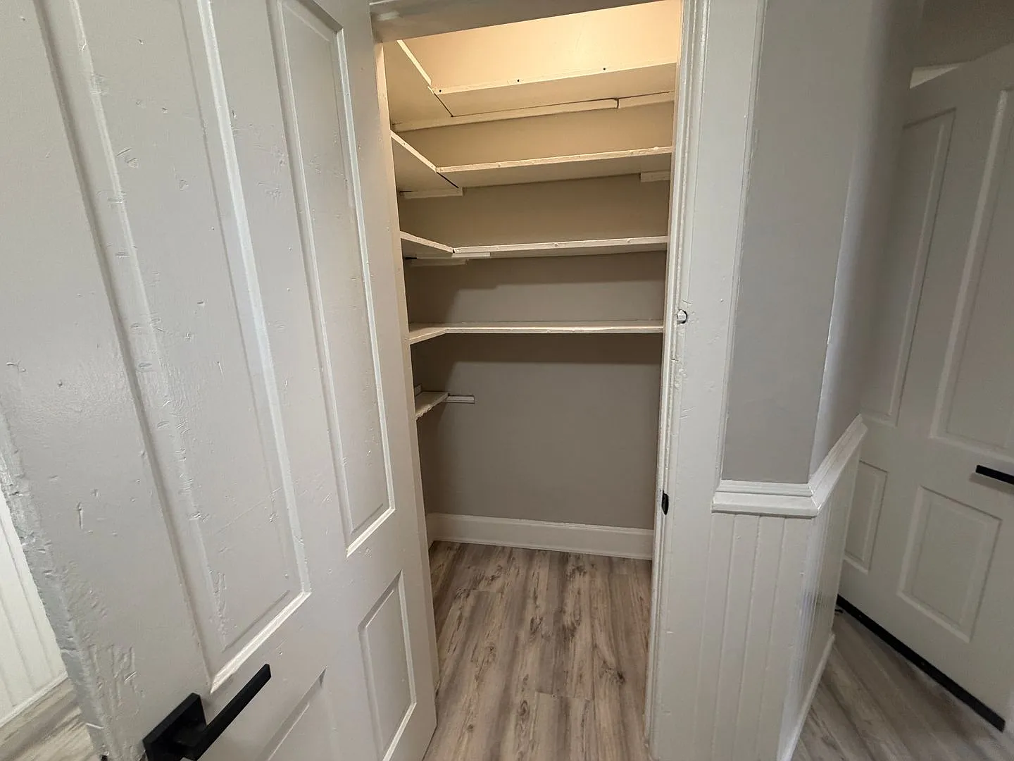338 W Reservoir Ave — Photo 3