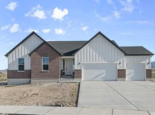 575 W Coyote Ridge Rd, Grantsville, UT 84029