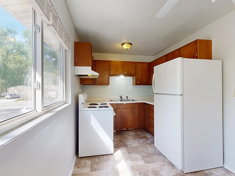 607 Meadow Pl — Photo 5