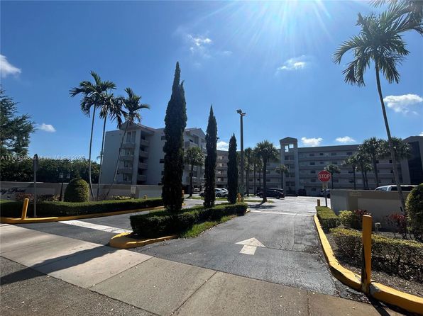 15969 NW 64th Ave APT 202