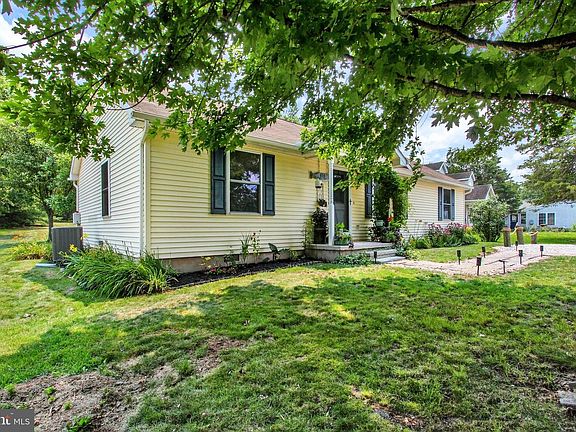 3rd image of 659 Curtis Dr