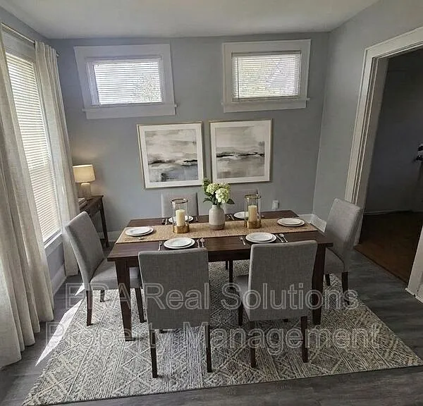 1557 N N Brks — Photo 2