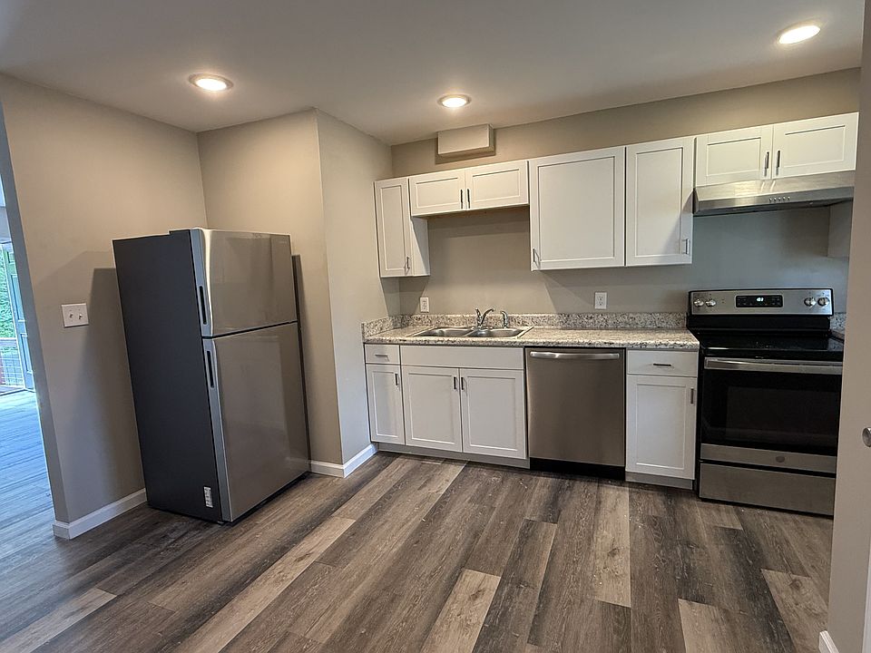 1st image of 615 Beech Cir NW #4