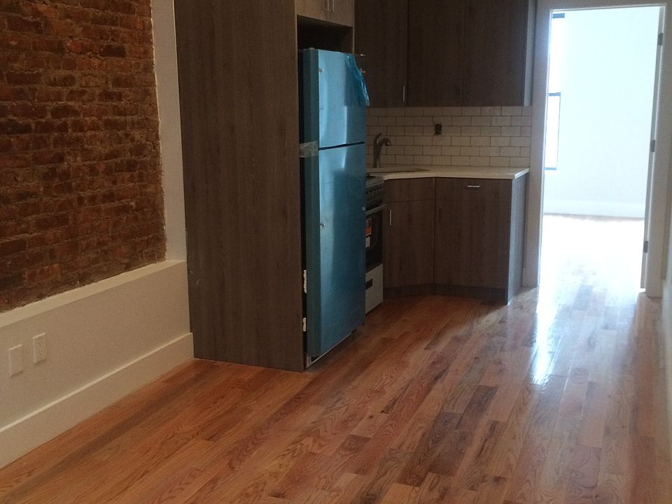 1st image of 487 Chauncey St APT 2L