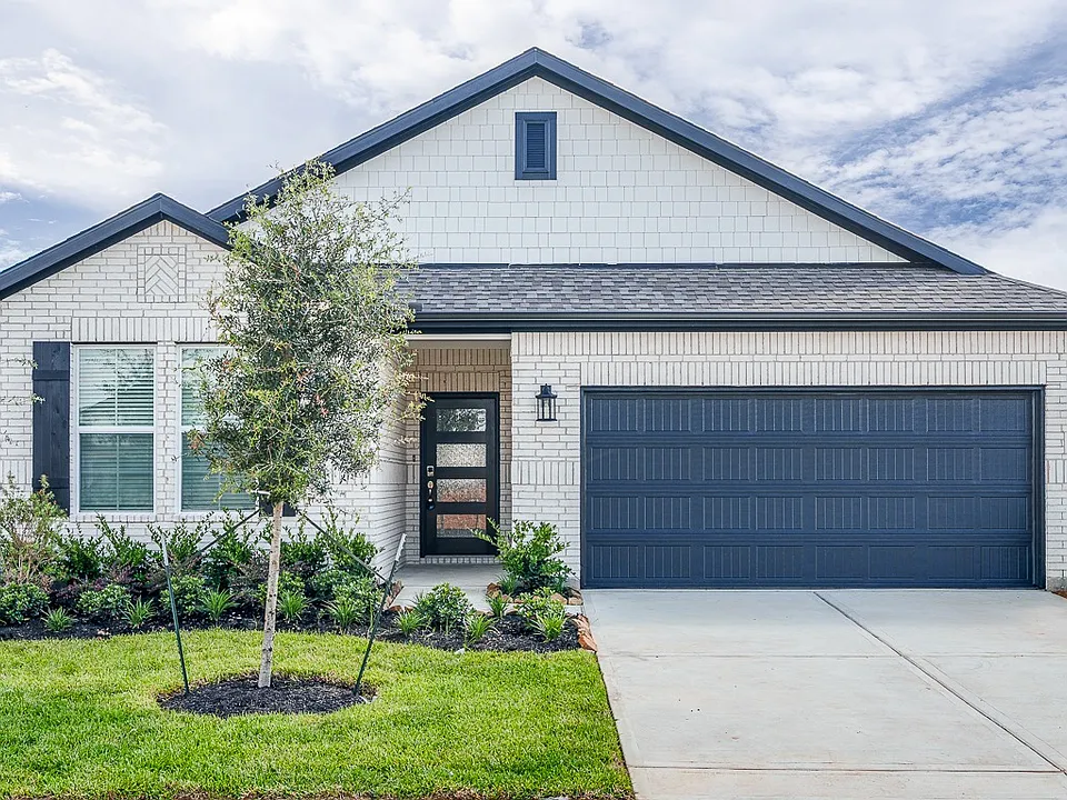 27327 Blue Pool Dr