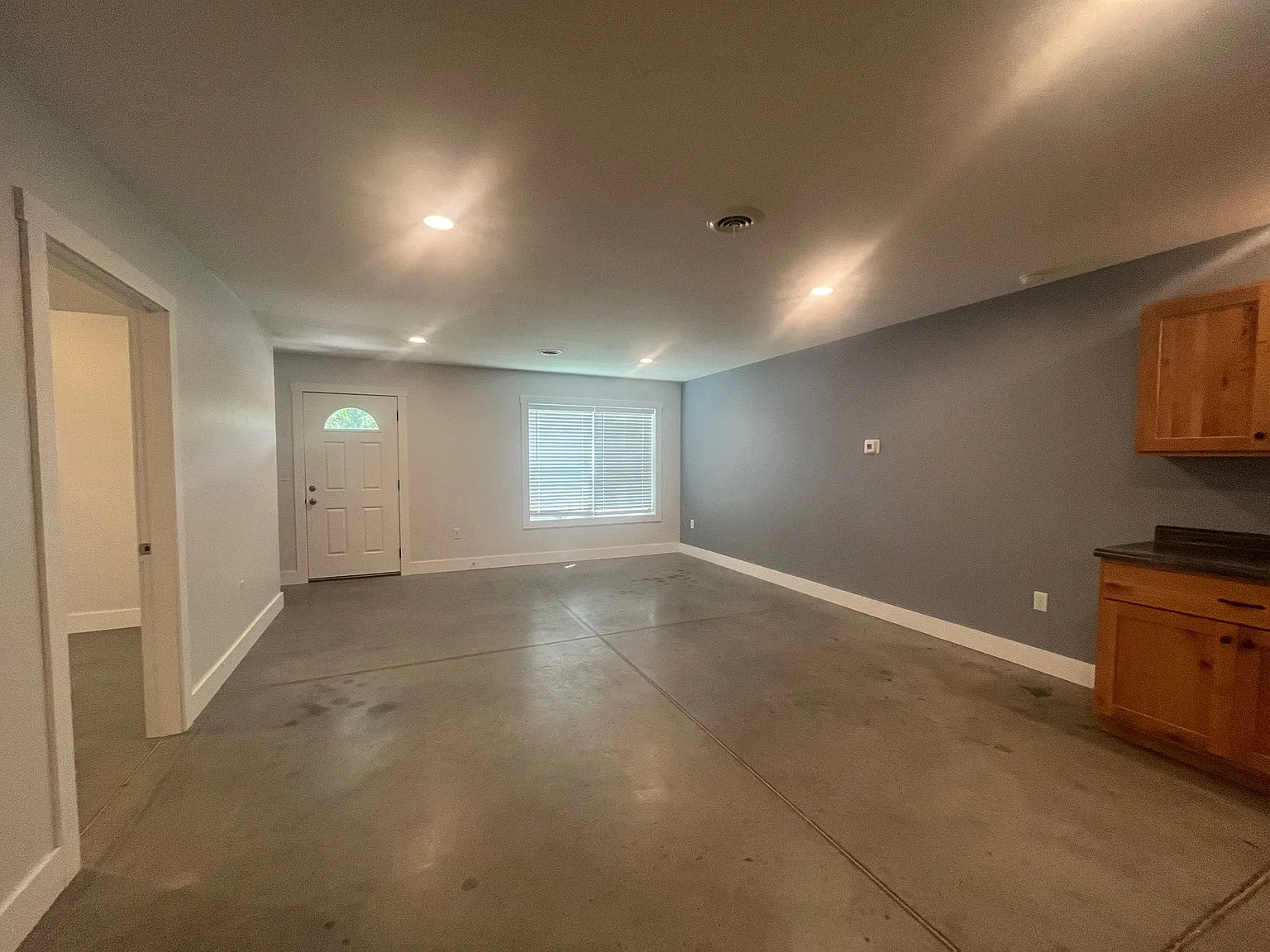 3 bed, 1250 sqft, $1,100 — Photo 3