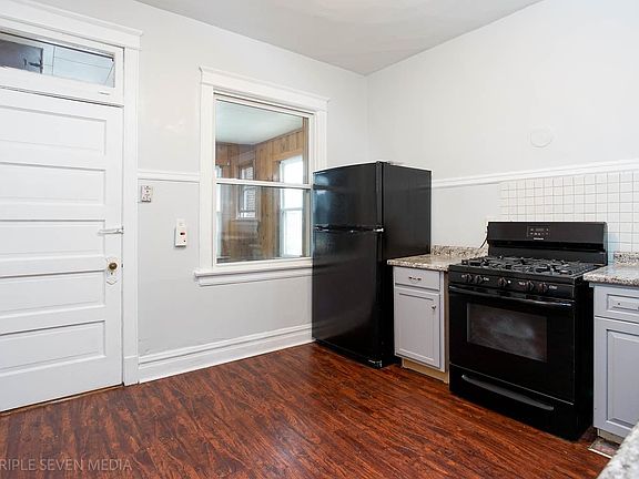 4th image of 7417 S Eberhart Ave #2