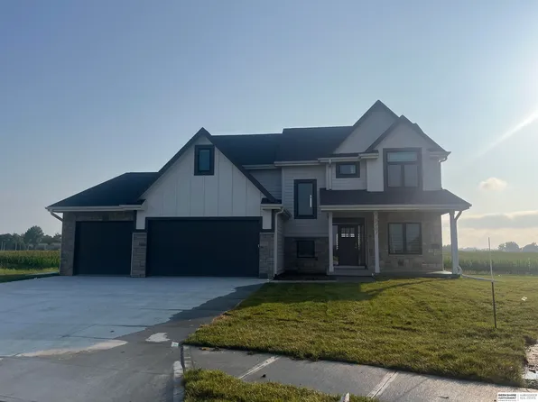 2207 N 22nd Cir, Ashland, NE 68003