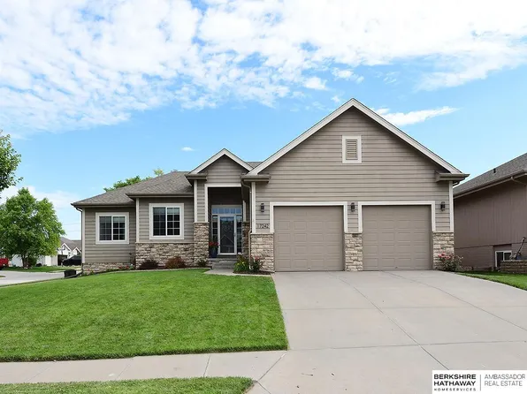 17242 Musket St, Omaha, NE 68136