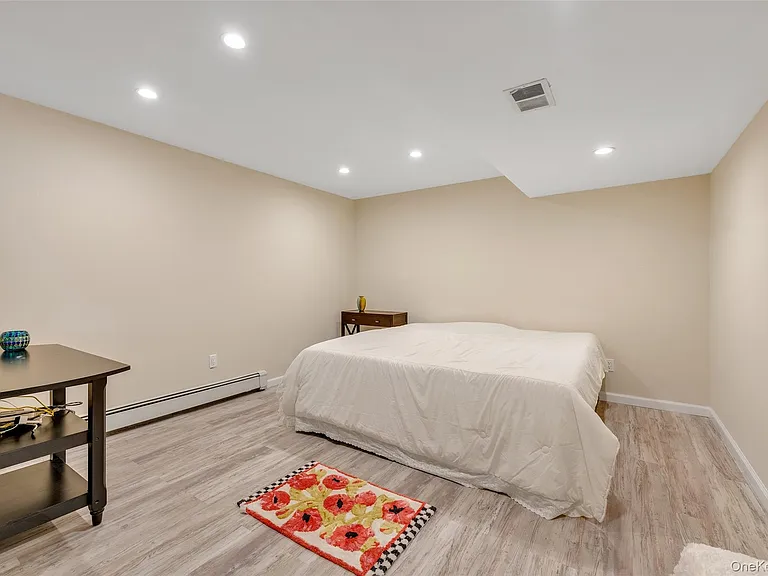 8 Plaka Ct — Photo 28