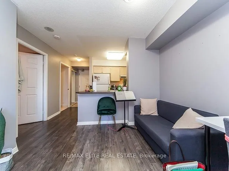 155 Beecroft Rd #303 — Photo 7