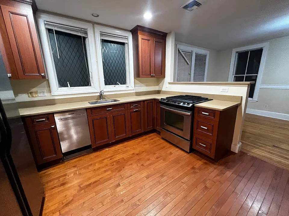 66 Maple St #1