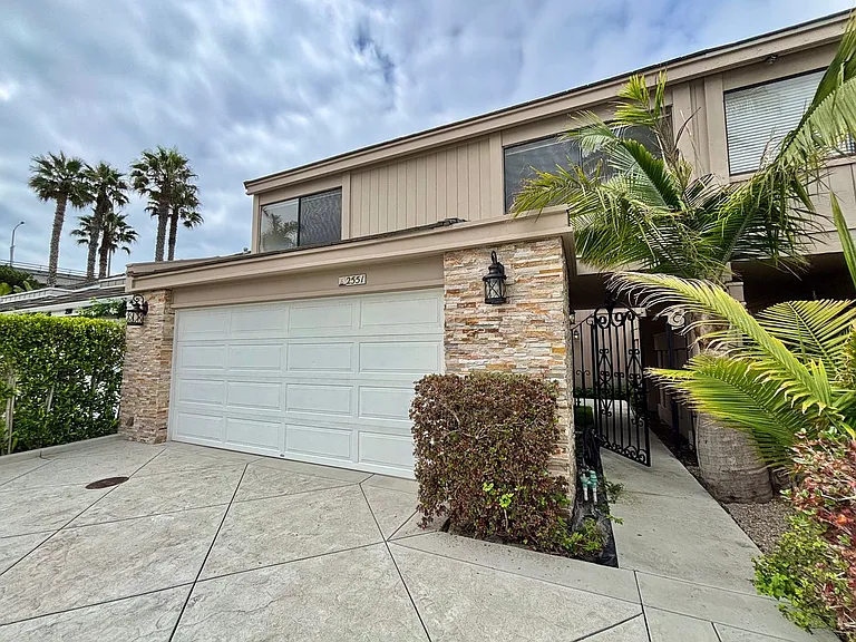 2551 Greencastle Ct — Photo 29