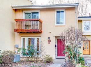 2036 Chadds Ford Dr, Reston, VA 20191